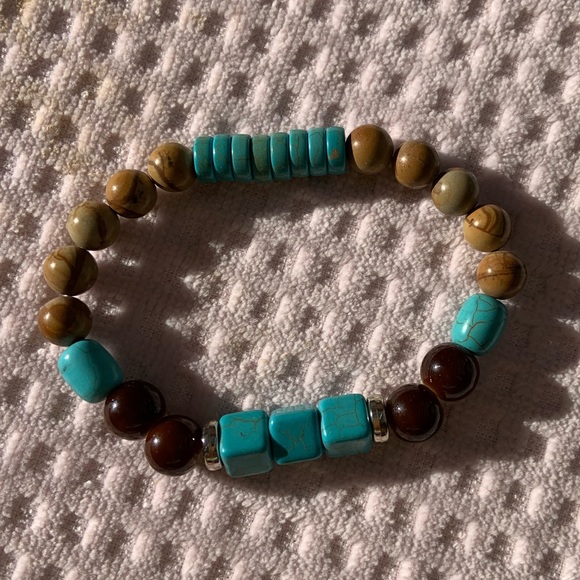 Pretty Faux Turquoise & Faux Jasper Stretch Bracelet - Picture 1 of 3